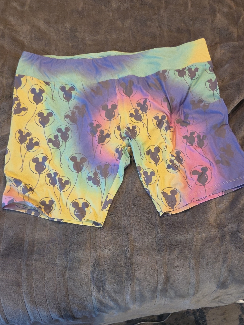 NWOT Women's Disney Parks Bike Shorts with Balloon Mickey Mouse Print, Size 2x